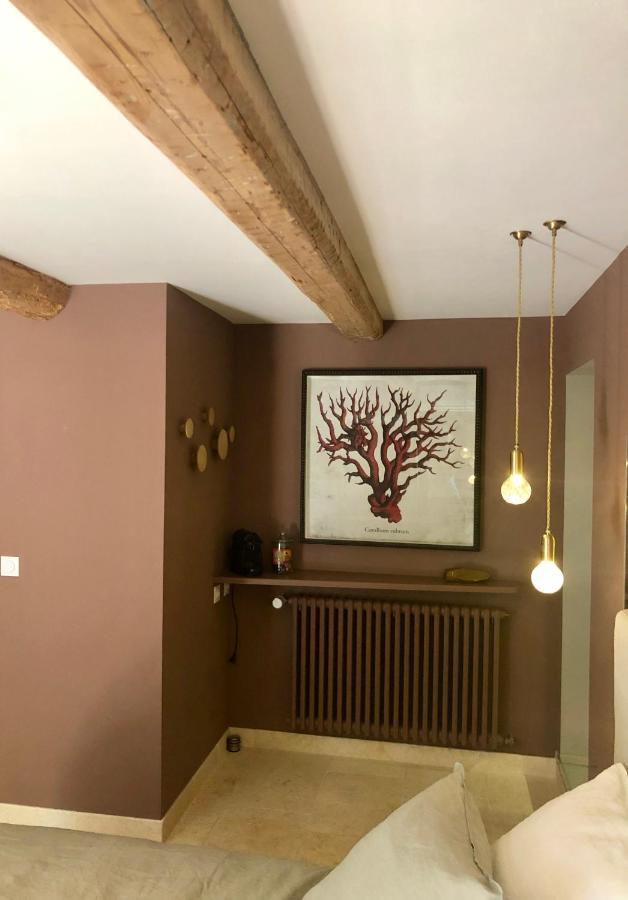 La Maison Des Lonnes Châteaurenard Esterno foto