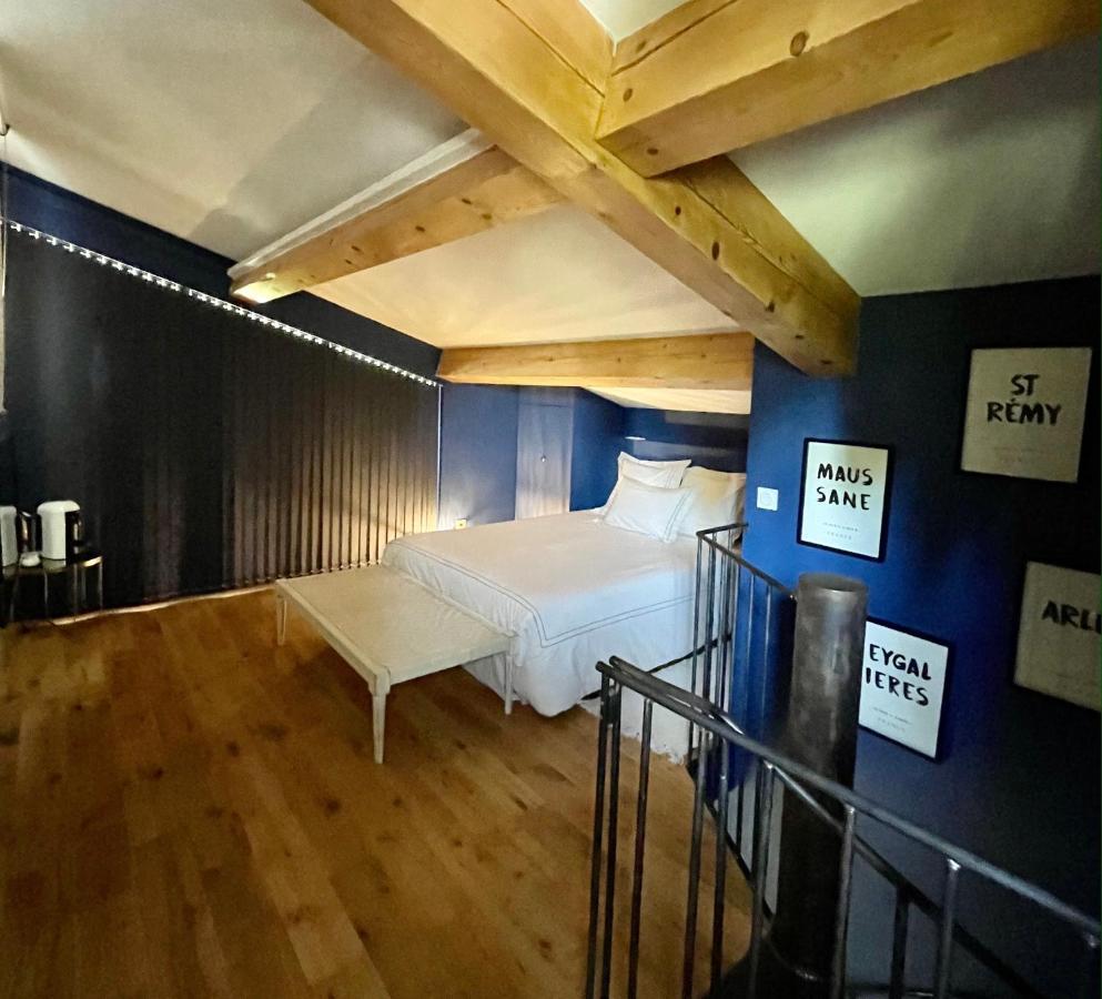 La Maison Des Lonnes Châteaurenard Esterno foto